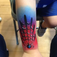 Spider arm  by  Hannah Ainsworth www.freshandfunkyfaces.co.uk