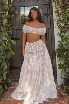 Latest Fashion Trends | New Collection at Adeirlina White Cotton Maxi Dress, Mode Hippie, Earthy Outfits, Estilo Hippie, Maxi Dress Cotton, White Skirt, Maxi Skirts, Looks Style, Looks Vintage