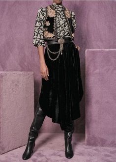 70s Gothic Fashion, Maximalist Goth Fashion, Western Gothic Aesthetic Fashion, Gothic 70s Fashion, Goth Maximalism Fashion, Goth Pirate Outfit, Casual Royalcore Outfits, Vintage Maximalism Fashion, Fka Twigs Street Style