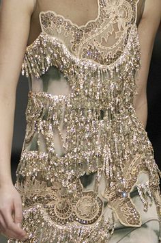 Beautiful Couture Mc Queen, Couture Details, Glamour Fashion, Gorgeous Gowns, Beautiful Gowns, Fashion Details, Bling Bling, Couture Fashion, Dress To Impress