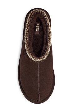 A top-quality suede upper is shaped over a light, flexible EVA sole and plush lining for comfortable indoor and outdoor wear. Slight dye transfer may occur with darker colors during first few wears Leather upper/genuine shearling or UGGpure-wool lining/EVA sole Shearling may be sourced from Australia, Ireland, Spain, the UK or the USA. See packaging for confirmed country of origin Imported Dusted Cocoa Tasman Uggs, Men Uggs, Uggs Men, Casual Western Outfits, Male Slippers, Ugg Tasman Slippers, Indoor Outdoor Slippers, Post Grad, Ugg Tasman