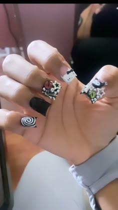 follow me on here and on instagram (@prada4maya) for more 💞 #nails #junknails #inspo #nailinspo 90s Style Nails Acrylic, Junk Nails Black Women, Red And White And Black Nails, Short Junk Nail Designs Square, Sosa Nails, Stubbies Nails, Short Black Nails With Charms, Junk Short Nails, Black Junk Nails Short