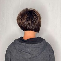 Short Thick Wavy Hair, Chin Length Hairstyles, Growing Out Hair, Pixie Haircut Ideas, Stacked Hair, Short Silver Hair, Shaggy Short Hair, Chin Length Hair, Long Bob Haircuts