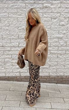 Winter Clothes 2024 Trends, Fw2024 Fashion Trends, Autumn Winter Fashion 2024, Amsterdam Outfits, Animal Print Clothes, Leopard Trousers, Leopard Outfit, Fw 2024, Trends 2025