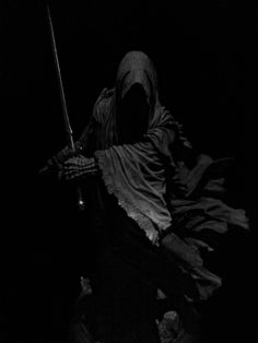 Dark Lord Aesthetic, Witch King Of Angmar, Medieval Aesthetic, Amoled Wallpapers, Scary Wallpaper, Islamic Artwork, Gothic Aesthetic, Phone Wallpaper For Men, Fantasy Castle