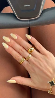 There are so many cute summer nail ideas on this list to save for the warmer weather! I can't wait to try these at my next salon appointment. Cute Summer Nail Ideas, Summer Nail Ideas, Minimalist Nail, Best Nails, One Color Nails, Summery Nails, Casual Nails, Classy Acrylic Nails