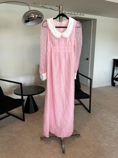 Retro pink collared dress Tagged Size: M  Pit to pit: 19"  Length: 54"  Arm: 26"  Waist: 29"  Price: $40 *missing button on sleeve*  SHIP TO CANADA & USA ONLY  ALL SALES FINAL  IG: @ judyjeanvintage  27 William St. Paris ON.  #vintage #retro #collared #60s #70s Pink Collared Dress, Collared Dress, Historical Clothing, Collar Dress, Dress Clothes For Women, Dress Outfits, Paris, Womens Dresses, Clothes For Women