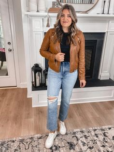 Cognac Moto Jacket Outfit, Brown Jacket And Jeans Outfit, Styling A Brown Leather Jacket, Brown Leather Jacket Outfits, Trendy Womens Outfits, Vegas Day Outfit, Dress Jacket Outfit, Brown Jacket Outfit, Denim Outfit Fall