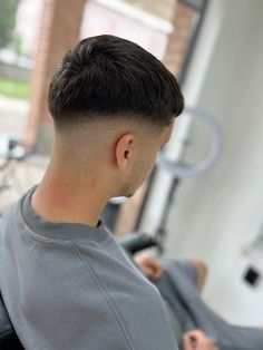 Low Mid Fade Haircut Men, Mid Fade Side Part, Bulky Drop Fade, Low Fade Short Hair, Cortes De Cabello Corto Hombre, Low Fade Redondo, Low Fade Cut, Low Fade En V