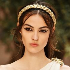 Dramatic Winged Eyeliner, Camille Hurel, Chanel Resort, Chanel Cruise, Cruise Collection, Makeup Styles, Blair Waldorf, Crown Hairstyles, Her Smile