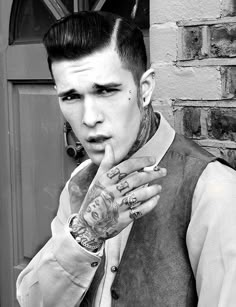 Jimmy Q, smoke break. Tattoo For Birthday, Happy Birthday Tattoo, Rockabilly Boys, Jimmy Q, Happy Birthday Hot, Rockabilly Men, Tattooed Guys, Tattoos Matching, James Edward