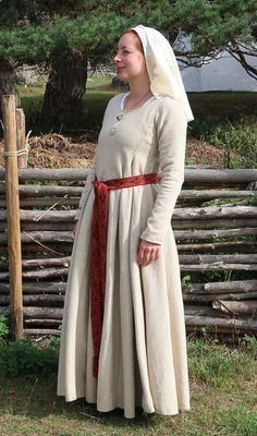 Medieval Costume Diy, Trying Out New Things, Heavy Dresses, History Page