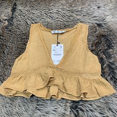 Zara Crop Top 100% Cotton Made In India “Boho” Such A Cute Top, See-Through, Edging Ruffle Style Bodice Boho (C) Chic V-neck Festival Tops, Beige V-neck Top For Festival, Bohemian Cotton V-neck Top, Bohemian V-neck Crop Top For Beach Season, Beige V-neck Crop Top For The Beach, Cotton V-neck Crop Top For Beach Season, Bohemian Tops For Fall Vacation, Trendy V-neck Top For Festivals, Bohemian Cotton Tops With Ruffles