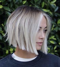 Chin Length Hair With Undercut Women, Choppy Bob For Fine Hair Mid Length, Smudged Roots Blonde Short Hair, Flattering Short Haircuts For Round Faces, Jade Roper Short Hair, 2023 Bob Haircuts Round Face, Cute Hair Styles For Bob Haircuts, Bob Hairstyles Before And After, Longer In Front Bob