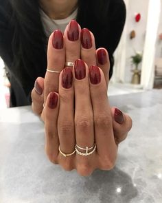 Unghie Sfumate, Kutek Disney, Maroon Nails, Makijaż Smokey Eye, Red Nail, Oval Nails, Neutral Nails, Minimalist Nails, Classy Nails