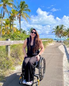 Wheelchair Fashion Woman Clothes, Wheelchair Photography, Pimped Out Wheelchair, Girl In Wheelchair, Differently Abled