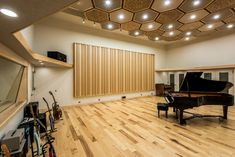 soundproofing studios Music Studio Room Luxury, Music Room Design, Travel Selfie, Home Music Rooms, Factory Interior, Home Studios, Recording Studio Home, Music Rooms