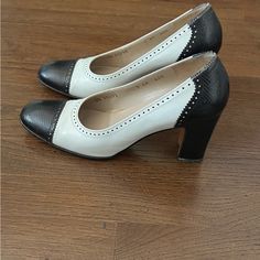 Elegant Pump Shoes, Perfect For Any Occasion. In Great Pre-Owned Condition With Signs Of Wear Sole And Small Damaged Bottom Of Heel. Size 7aa (Narrow) See Pics Elegant Pumps, Salvatore Ferragamo Shoes, Ferragamo Shoes, Pump Shoes, Salvatore Ferragamo, Shoes Women Heels, Shoes Heels, Size 7, Pumps