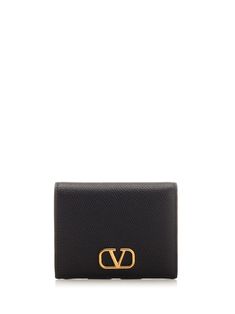 External material: 100% Calf leather Valentino Wallet, Wallet For Women, Mens Designer Shoes, Compact Wallet, Cool Ties, Marine Serre, Wallet Bag, Luxury Accessories, Metal Hardware