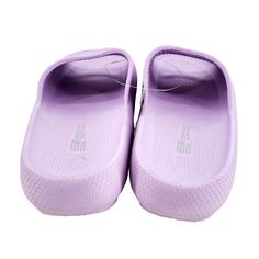 32 DEGREES COOL Fit: Normal Width, regular fit Style: Cushion Slide Color: Purple These super comfortable slides are a must-have for summerCasual slip-on sandals that are easy for on the goWaterproofPillow-Like ComfortLightweightSoft Thick EVA SolesPliable MaterialAnti-SlipShower friendlyEasy to cleanCushioned EVA comfortBuilt to provide versatile style & performanceFrom the beach & water activities to lunch or even everyday summer shoes Cool Sandals, Shower Shoes, Beach Water, Cool Fits, Unisex Shoes, Water Activities, Fit Style, Versatile Style, Summer Shoes