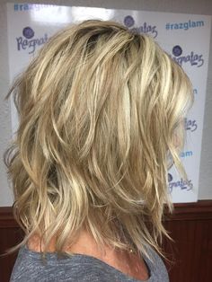 Love the cut!! Medium Lenth Hair, Fast Hairstyles, Trending Haircuts, Modern Hairstyles, Medium Hair Cuts, Shoulder Length Hair, Great Hair, Layered Hair