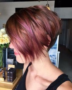 summer funky love this Inverted Bob Haircuts, Bob Haircuts For Women, Girl Haircuts, Haircuts For Long Hair, Red Hair Color, Medium Hair Cuts, Short Bob Hairstyles, Short Hair Cuts For Women