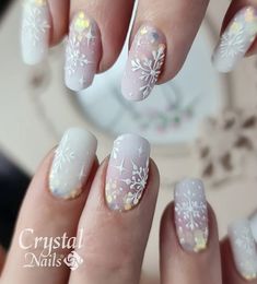 Snow And Ice Nails, Nail Ideas Snowflake, Christmas Manicure Ideas Simple, Christmas Theme Nail Art, Nails December Winter, Snowflake Sweater Nails, Christmas Nails White Glitter, Let It Snow Nails, Snow Flake Nails Design