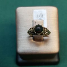 Beautiful, Dainty Yet Intricate 14kt Gold Ring. Tests At 14kt. Stamped Signature Sia. Deep Green With Red Speckled Bloodstone Round Stone. Size 5 1/4 S Bloodstone Ring, Ring Color, Deep Green, 14kt Gold, Womens Jewelry Rings, Green And Gold, Gold Ring, Gold Rings, Women Jewelry