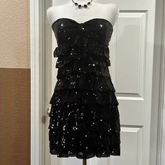 Rachael & Chloe Black Sequin Dress Size Jr Strapless Ruffle Front 100% Polyester Lined Black Sparkly Corset Dress, Sparkly Corset Dress, Sparkly Corset, Hoco Ideas, Chloe Dress, Winter Formal, Black Sequin Dress, Dresses Backless, Baddie Hairstyles