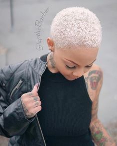 Haircut Photography, Pixie Haircut Fine, Haircut Fine Hair, Twa Haircuts, Blonde Twa, Short Platinum Blonde Hair, Pixie Haircut Fine Hair, Blonde Natural Hair