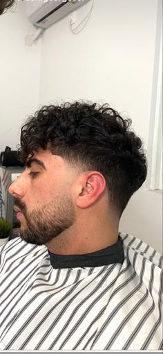 Male Curly Haircut, Curly Hairstyles Men Short, Taper Fade With Beard, Fade With Beard, Taper Haircut Men, Curly Taper, Hairstyles Men Short, Fade Haircut With Beard, Curly Hair Taper