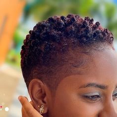 360 Waves Hair, Shrinkage Natural Hair Meme, Short Natural Haircuts, Short Shaved Hairstyles, Twa Hairstyles, Short Hair Images, Shaved Hair Designs, Tapered Natural Hair, Short Human Hair Wigs