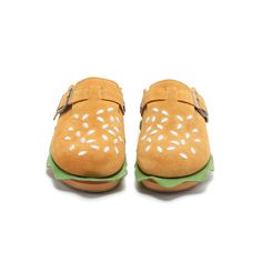 Burgerstock: Birkenstock Lovers' New Favorite – Hello Slippers Burger Slippers, Hamburger Shoes, Burger Outfit, Fun Things To Buy, Shoes To Buy, Unique Burgers, Fun Slippers, Slippers For Men, Ugly Shoes