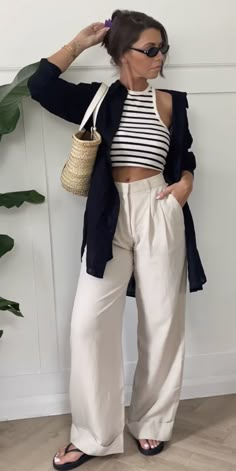 Wide Leg Pants Outfit Spring 2023, Spring Outfits Linen Pants, Chic Florida Outfits, Bohemian Elegant Style, Beige Cullotes Outfit, Quiet Luxury Vacation Outfits, European Summer Street Style, Breakfast Outfit Ideas Casual Summer, French Riviera Aesthetic Outfit