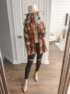 Flannel Outfits Thanksgiving, Nashville Inspired Outfits Winter, Burnt Orange Flannel Outfit, Nashville Flannel Outfit, Dressed Up Flannel Outfits, Shacket Plus Size Outfit, Flannel Outfits Women Fall, Flannel Thanksgiving Outfit, Flannel Country Outfits