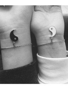 True friendship Bracelets Bff, Galentines Day Ideas, Bff Jewelry, Best Friend Outfits, Best Friend Jewelry, Best Friend Necklaces, Friendship Jewelry