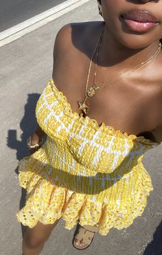 Summer Outfits Dark Skin, Casual Tropical Outfits For Women, Boat Fits Aesthetic, Yellow On Black Women, Vacay Fits Black Women, Dominican Republic Outfits What To Wear, Summer Aesthetic Black Women, Bali Outfit Ideas Women, Baddie Summer Outfits Vacation