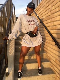 Chill Outfits, Estilo Hip Hop, Female Model, Latest Fashion For Women, Fashion Lover, Women Clothing, A Woman