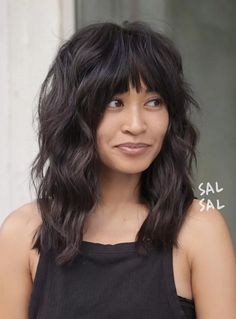 27 Stunning Mid-Length Brown Hairstyles To Try This Year Modern Shag Haircut, Shag Haircuts, Fall Hair Cuts, Shag Hairstyles, Hair With Bangs, Short Layered Haircuts, Shag Haircut, Zooey Deschanel