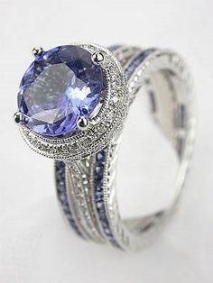 .beautiful Engagement Rings With Color, Sapphire Jewellery, Bijoux Art Deco, Sparkling Jewelry, Rings Ideas, Modern Jewellery, Sapphire Rings, Color Stone