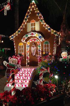 15 Creative Rustic Christmas Decorating Ideas will help jumpstart your holiday if you prefer a more natural home  decor. Ideas Decoracion Navidad, Christmas Yard Art, Christmas Decorating Ideas, Gingerbread Decorations, Christmas Float, Christmas Float Ideas