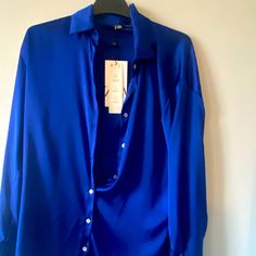 Royal Blue Zara Collar Shirt Women Outfit Casual Summer, Blue Shirt Women Outfit Casual, Blue Zara Office Shirt, Zara Blue Office Shirt, Chic Blue Workwear Shirt, Chic Blue Shirt For Work, Chic Blue Shirt For Workwear, Zara Blue Button-up Shirt, Blue Summer Office Shirt