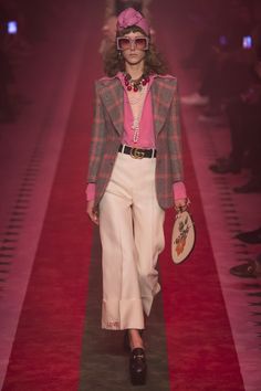 Fashion Tv, Spring Jackets, Runway Collection, Spring Summer 2017, White Pants