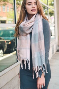 pink and gray plaid oversized scarf Pink Scarf Outfit, Square Blanket Scarf, Cute Scarf, How To Wear A Scarf, Cute Scarfs, Scarf Outfit, Oversized Flannel, Pink Scarf, Pink Out