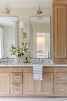 Calm Bathroom Ideas, Unique Wall Decor Ideas Creative, Vanity With Linen Cabinet, Unique Wall Decor Ideas, White Oak Bathroom, Bathroom Decor Black, Oak Bathroom Vanity, New House Bathroom, Oak Bathroom