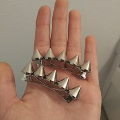 Spiked Hair Clips Spiked Barrette Pastel Goth Kawaii Hair - Etsy Goth Claw Clip, Gyaru Hair Clips, Six Inspired Outfits, Diy Goth Accessories, Punk Hair Accessories, Faerie Goth, Emo Bangs, Hair Clips Ideas, Aesthetic Hair Accessories