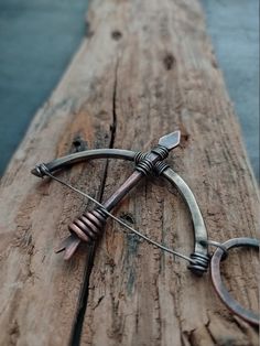 Arrow Jewelry, Iron Jewelry, Rustic Necklace, Personalized Bow, Archery Bow, Iron Pendant, Bow Arrow, Wire Jewelry Designs, Bow Arrows