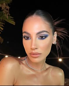 Maquillage On Fleek, Eye Makeup Pictures, Dope Makeup, Makeup Eye Looks, Glamour Makeup, Blue Eyeshadow, Makeup Obsession, Blue Makeup, Makeup Pictures