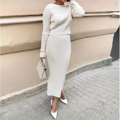 White Pencil Skirt Outfit, Long Pencil Skirt Outfits, Pencil Skirt Outfit, Knit Skirt Outfit, White Skirt Outfits, Maxi Skirt Crop Top, Ladies Office, Knit Sweater Outfit, Long Pencil Skirt