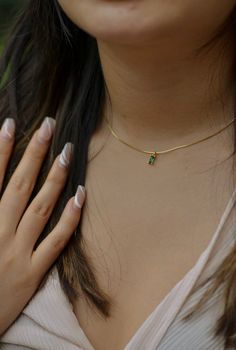 Emerald Cz Baguette Necklace - Etsy Philippines Simple Gold Necklaces, Necklace Layering Ideas, Baby Jewellery, Baguette Necklace, Emerald Style, Necklace Aesthetic, Necklace Stack, Jewelry Ornaments, Sun Necklace